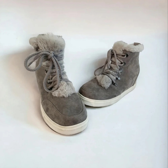 Madden Girl Gray Fur Casual Wedge Sneaker Booties Women's Size 10M - Picture 1 of 6